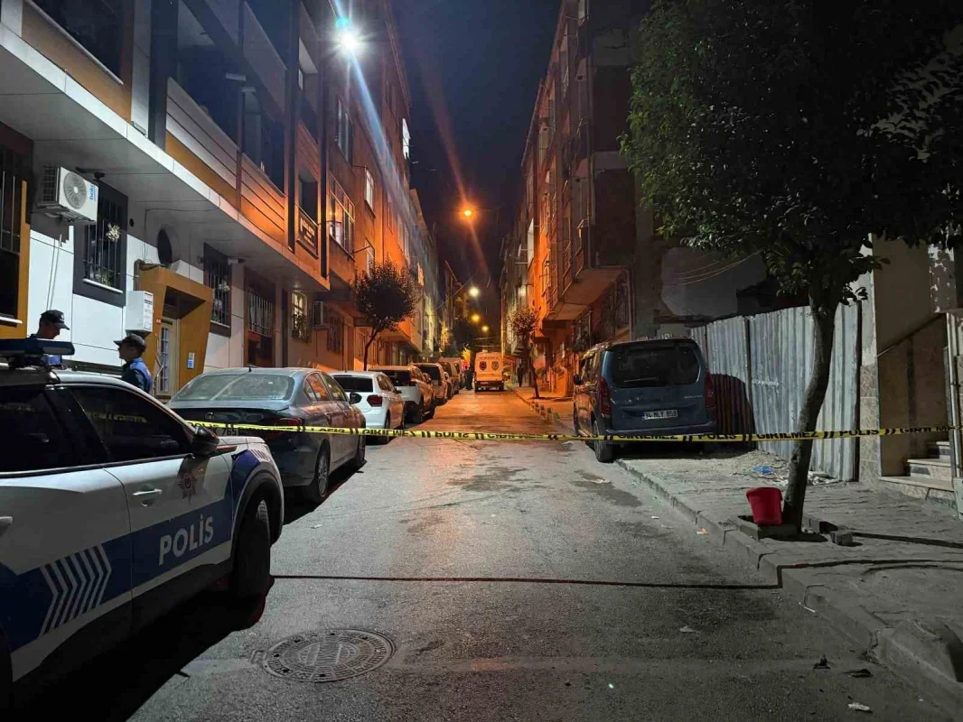 Esenler'de evde silahlı kavga: 3 kişi ağır yaralandı