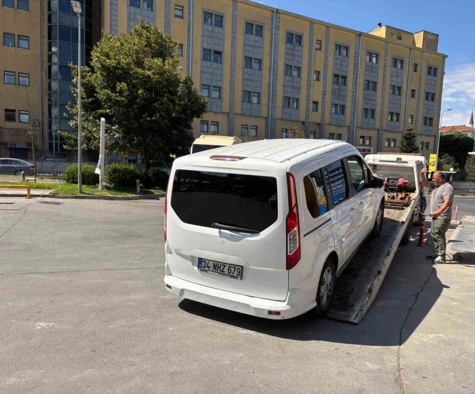 Arnavutköy'de makas atan 2 sürücüye 181 bin lira ceza