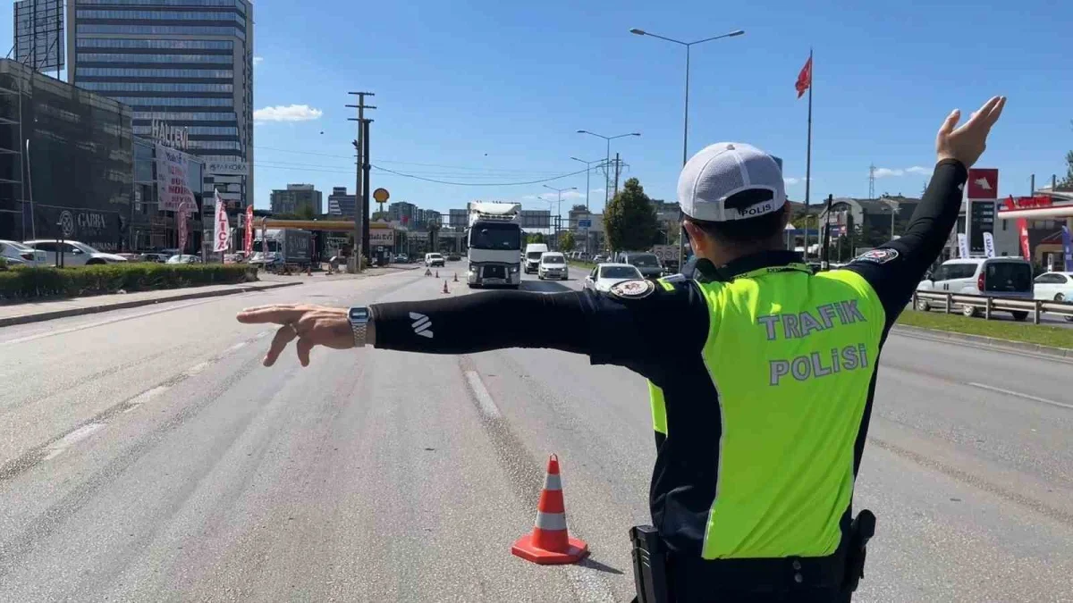 Bursa'da izinsiz tır ve kamyonlara polis denetimi