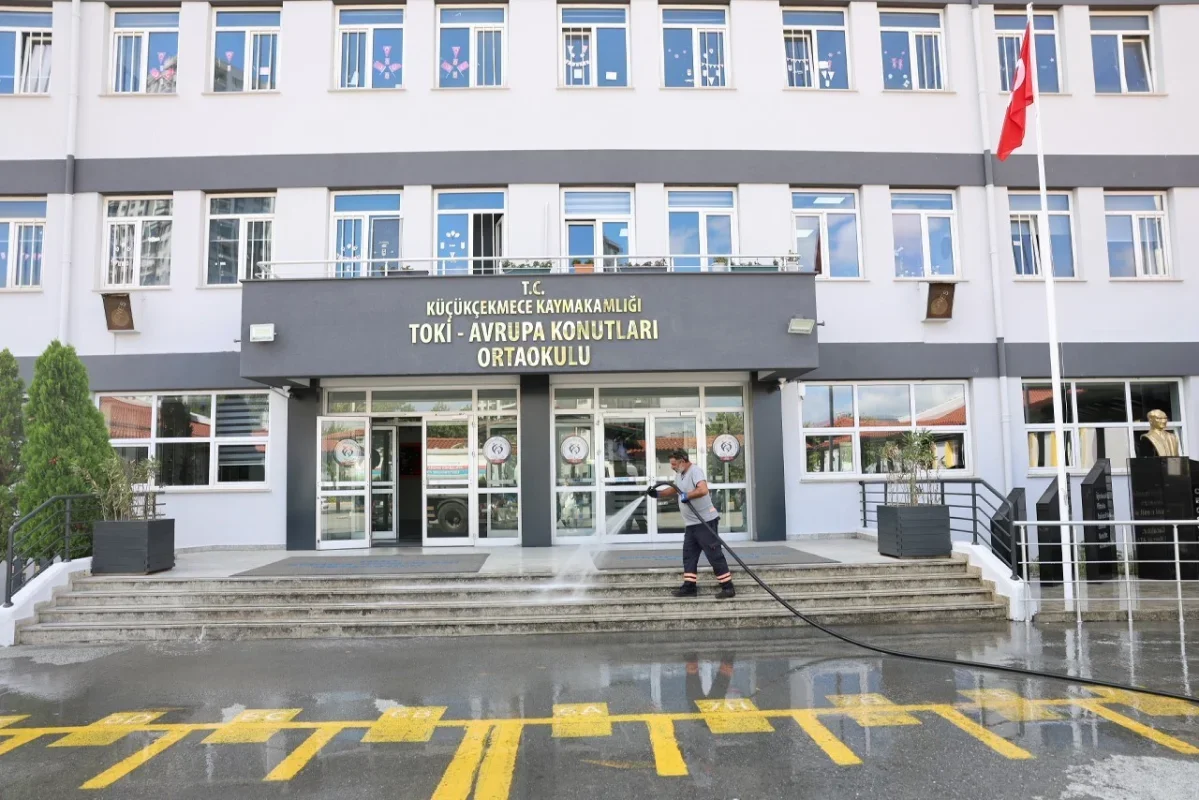 Küçükçekmece'de okullar 2026-2027 yılına hazırlandı