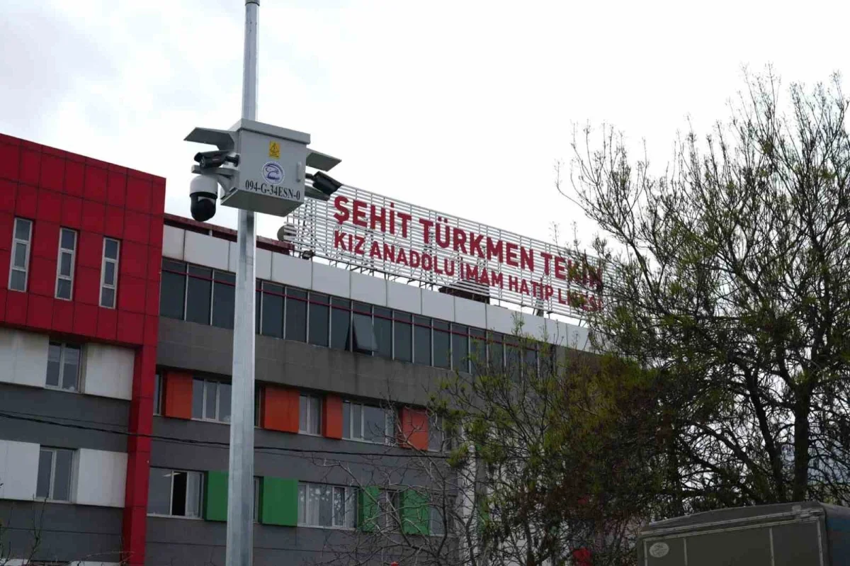 Esenler'de 70 okul kamera ağıyla 7/24 izlenecek