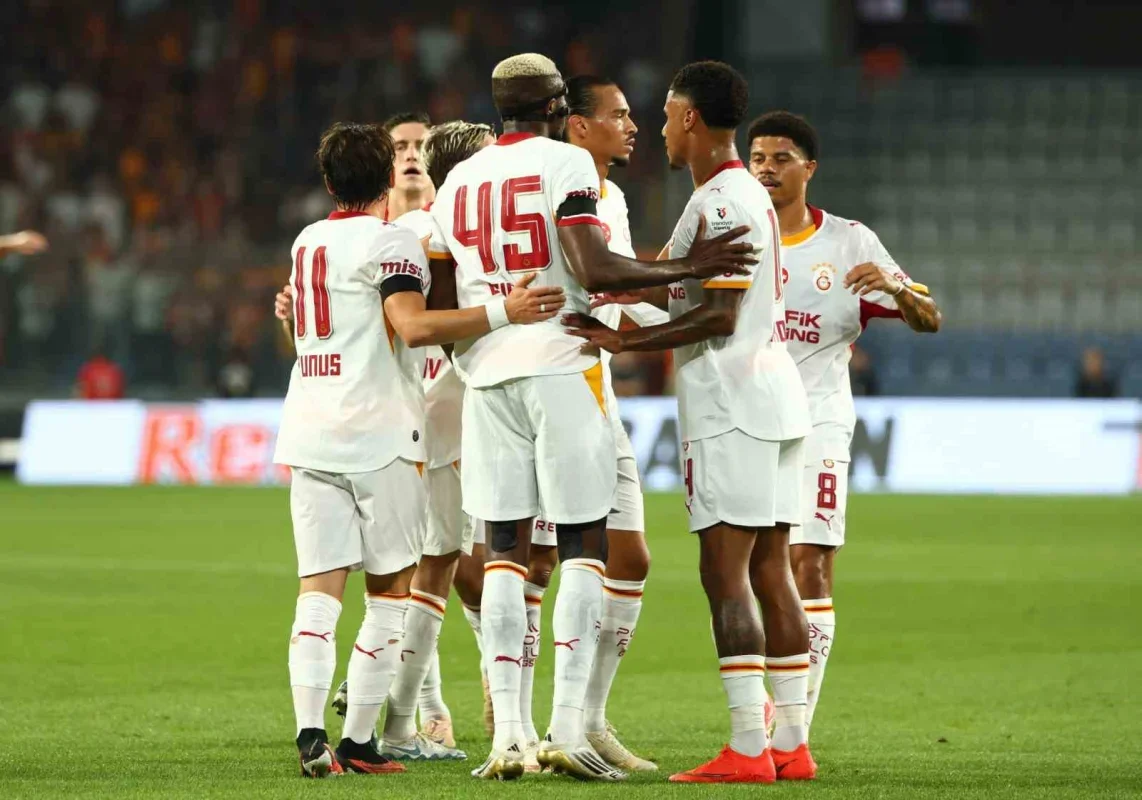 Galatasaray Şampiyonlar Ligi'ne Sporting deplasmanında başlıyor