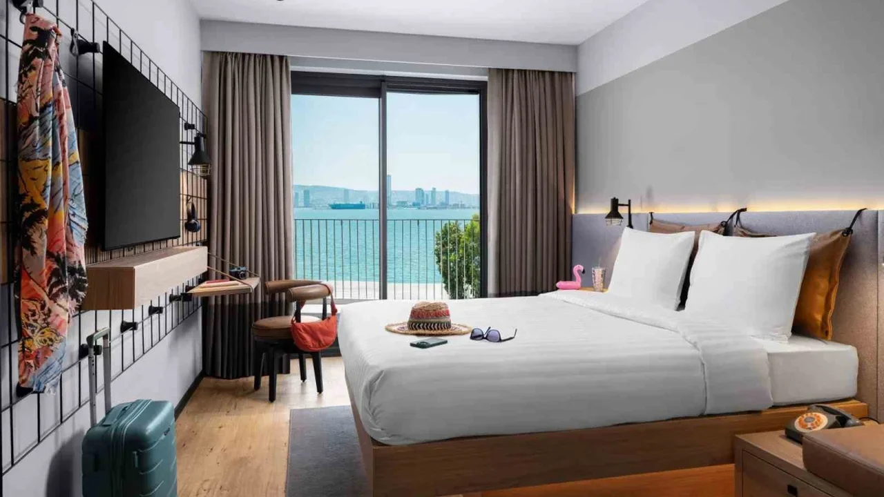 Moxy İzmir kapılarını açtı: Neva Yalı'da yeni otel