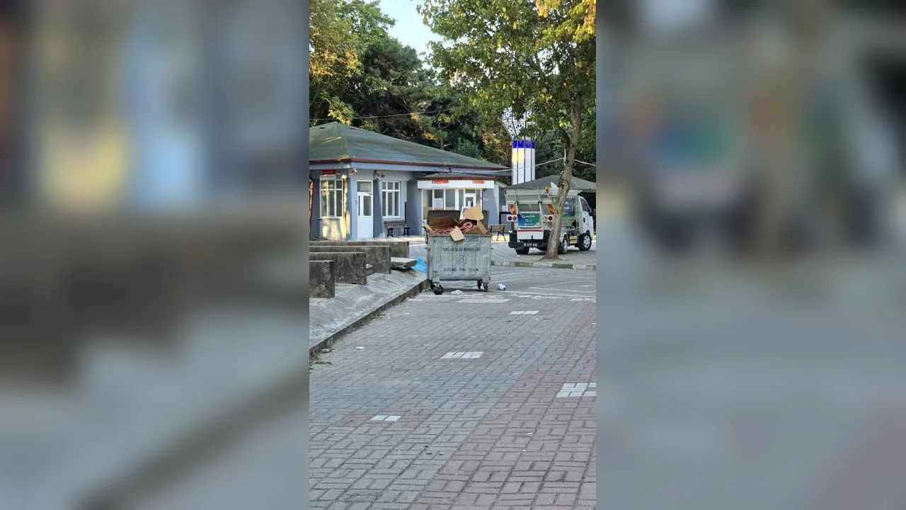 Gönen Oya ve Çeyiz Fuarı sonrası çöpteki sucuklar tepki çekti