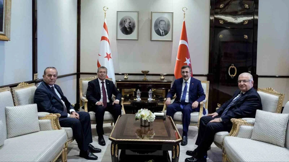 Cevdet Yılmaz, KKTC Başbakanı Üstel ile görüşme yaptı