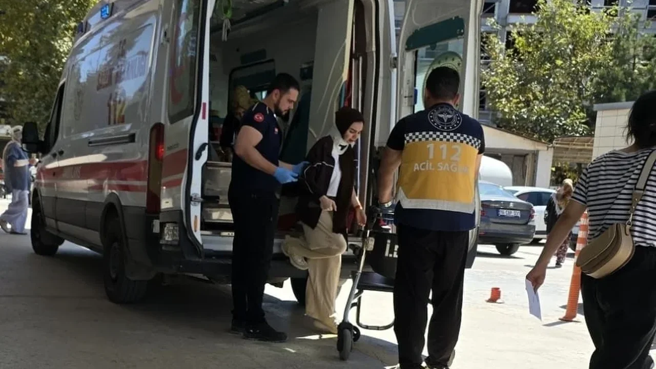 Bursa İnegöl'de kafa kafaya çarpışma: 1'i bebek 6 yaralı