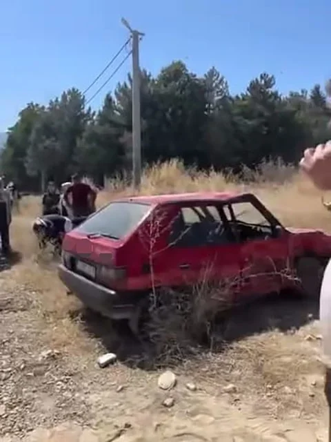 Bursa İnegöl'de kafa kafaya çarpışma: 1'i bebek 6 yaralı