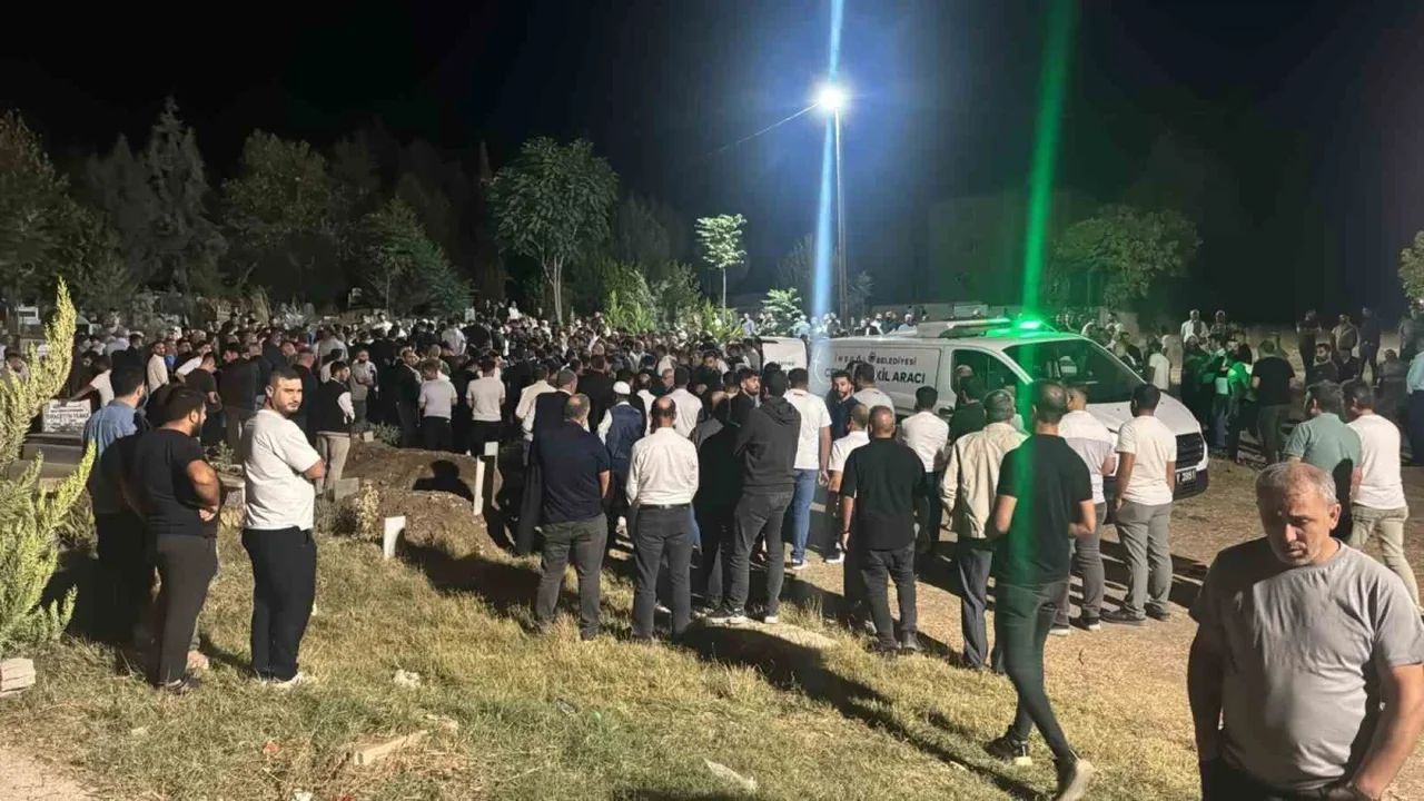 İnegöl'de 13 yaşındaki Ayşegül Gölen kazada hayatını kaybetti