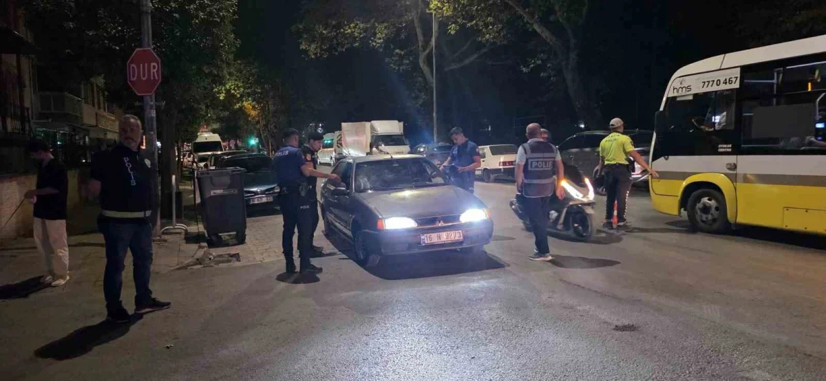 İnegöl'de polis 200 personelle denetim yaptı, 1412 kişi sorgulandı