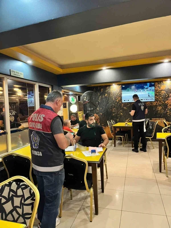 İnegöl'de polis 200 personelle denetim yaptı, 1412 kişi sorgulandı