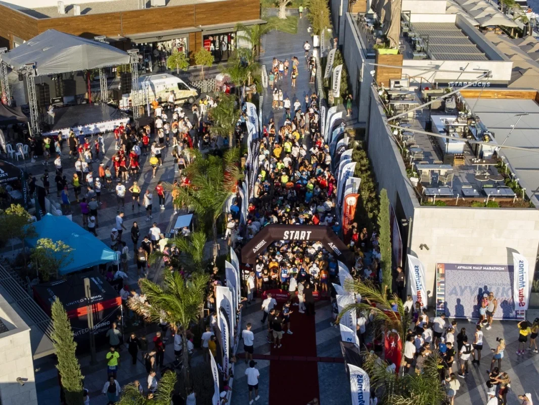Uluslararası Ayvalık Kurtuluş Yarı Maratonu pazar günü koşulacak