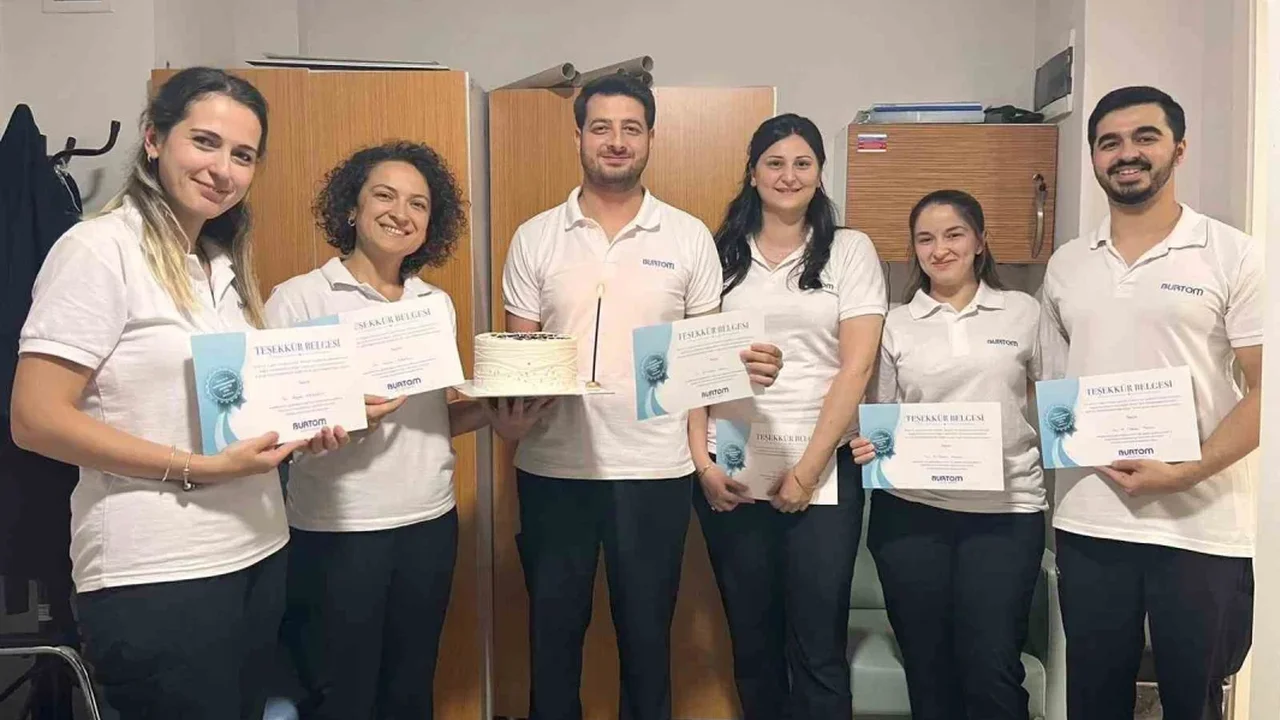 Burtom Sağlık Grubu'ndan fizyoterapistlere Dünya Günü kutlaması