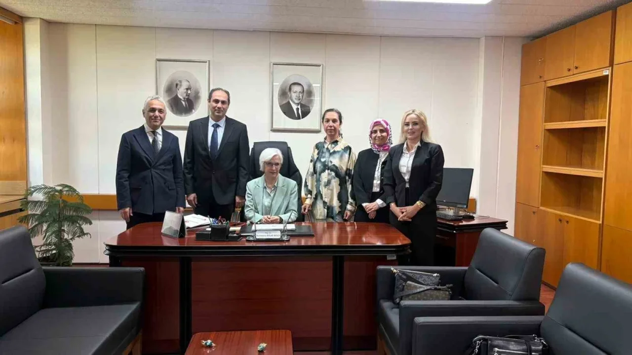 YÖK'te tıp eğitimi ve üniversite hekimlerinin sorunları görüşüldü