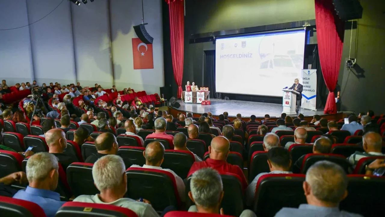 Ankara'da okul servis şoförleri ve rehberlere ilk yardım eğitimi
