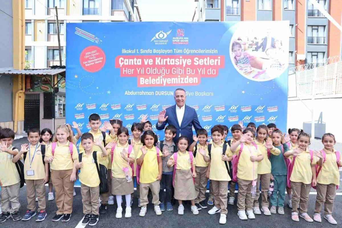 Sultangazi Belediyesi'nden 12 bin öğrenciye çanta ve kırtasiye