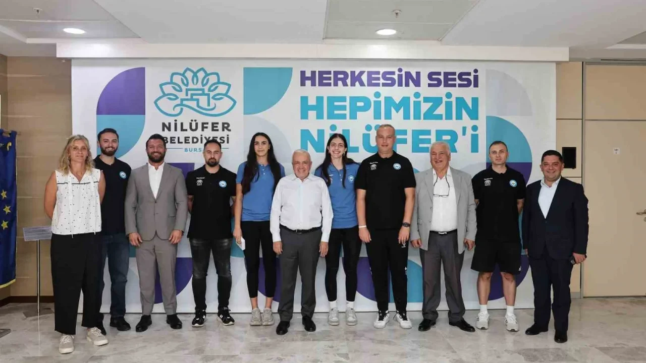 Şadi Özdemir'den Nilüfer Belediyesporlu milli sporculara tebrik
