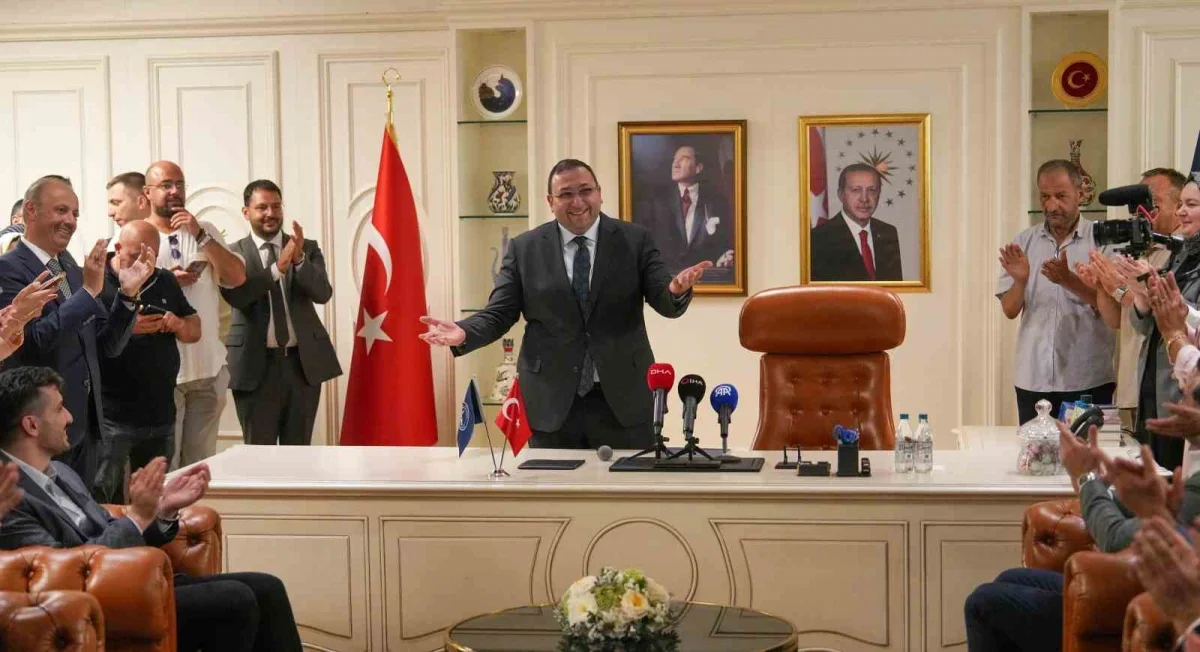 Üsküdar Belediye Başkanvekili Dündar Ziya Gültekin göreve başladı
