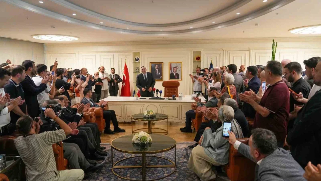 Üsküdar Belediye Başkanvekili Dündar Ziya Gültekin göreve başladı