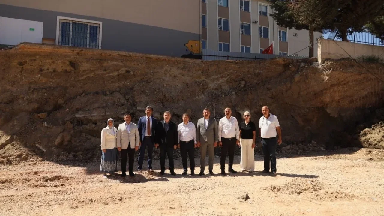 AK Parti Mudanya'dan Mütareke İlkokulu'nda çökme incelemesi