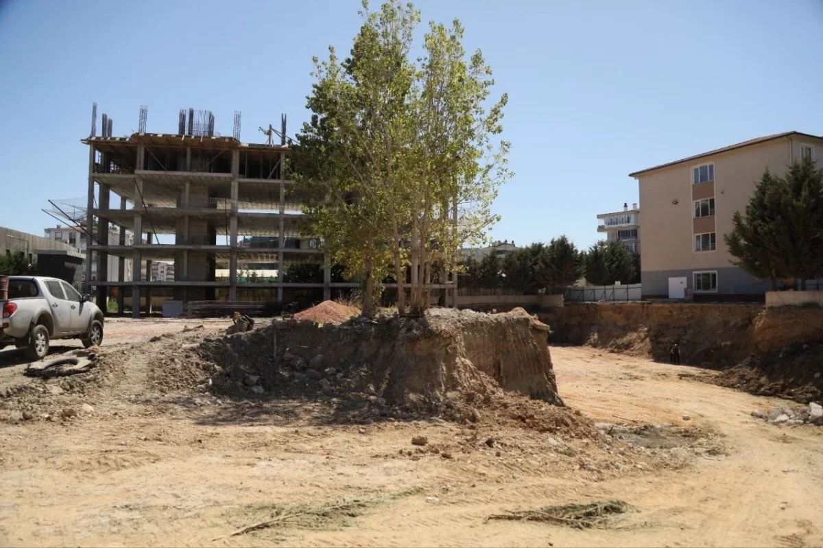 AK Parti Mudanya'dan Mütareke İlkokulu'nda çökme incelemesi