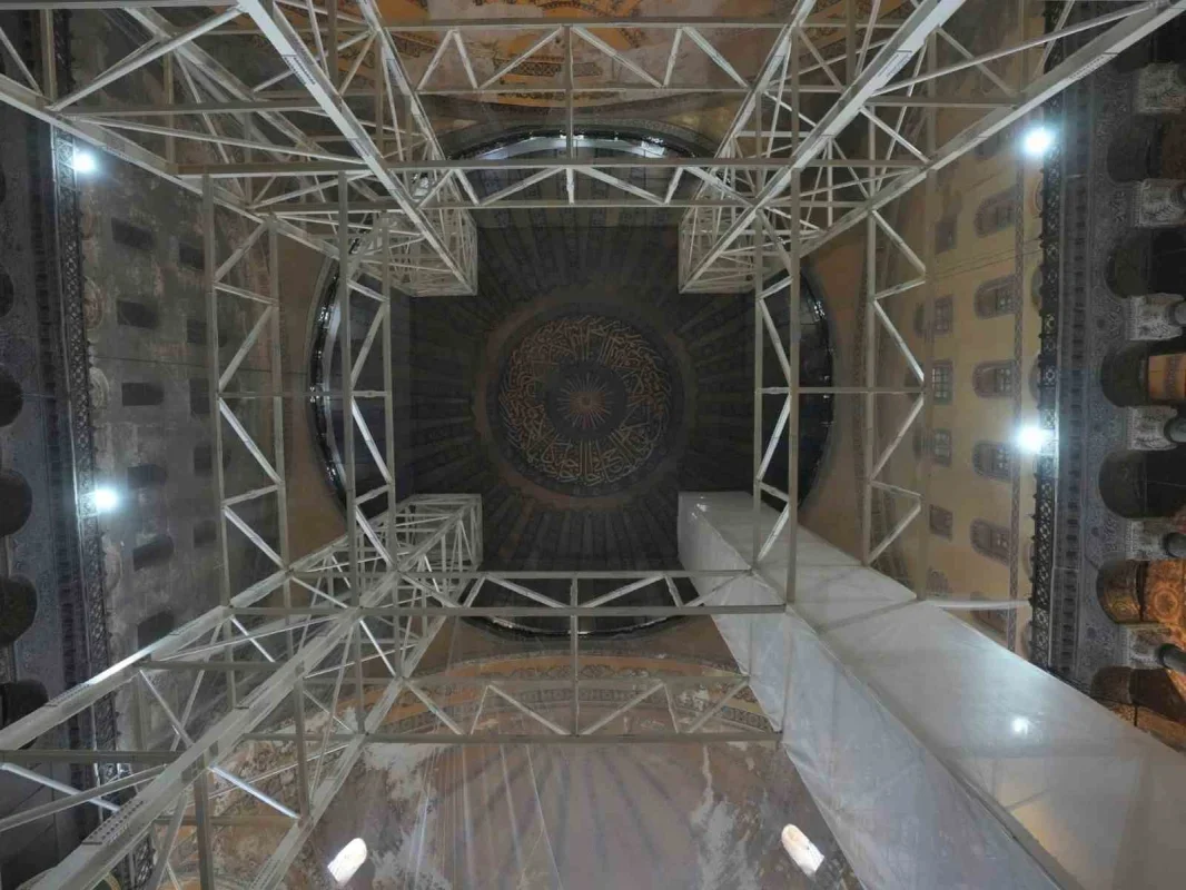 Ayasofya'nın doğu yarım kubbesinde güçlendirme başlıyor