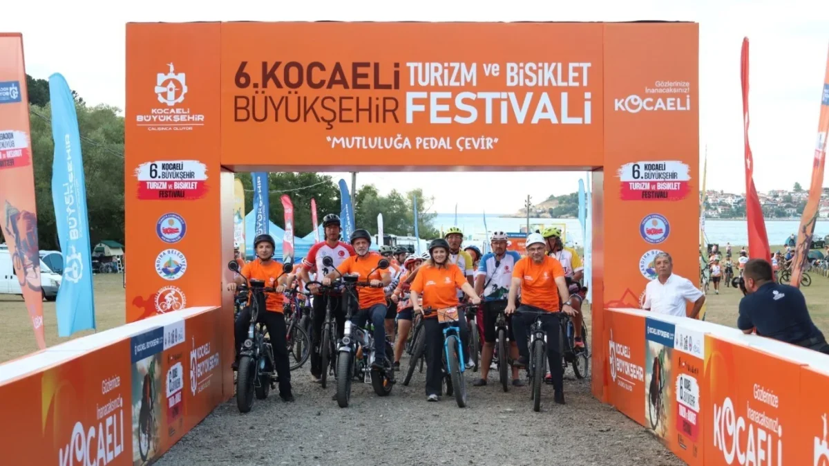 Kandıra'da 324 bisikletçi Kocaeli Turizm ve Bisiklet Festivali'nde buluştu