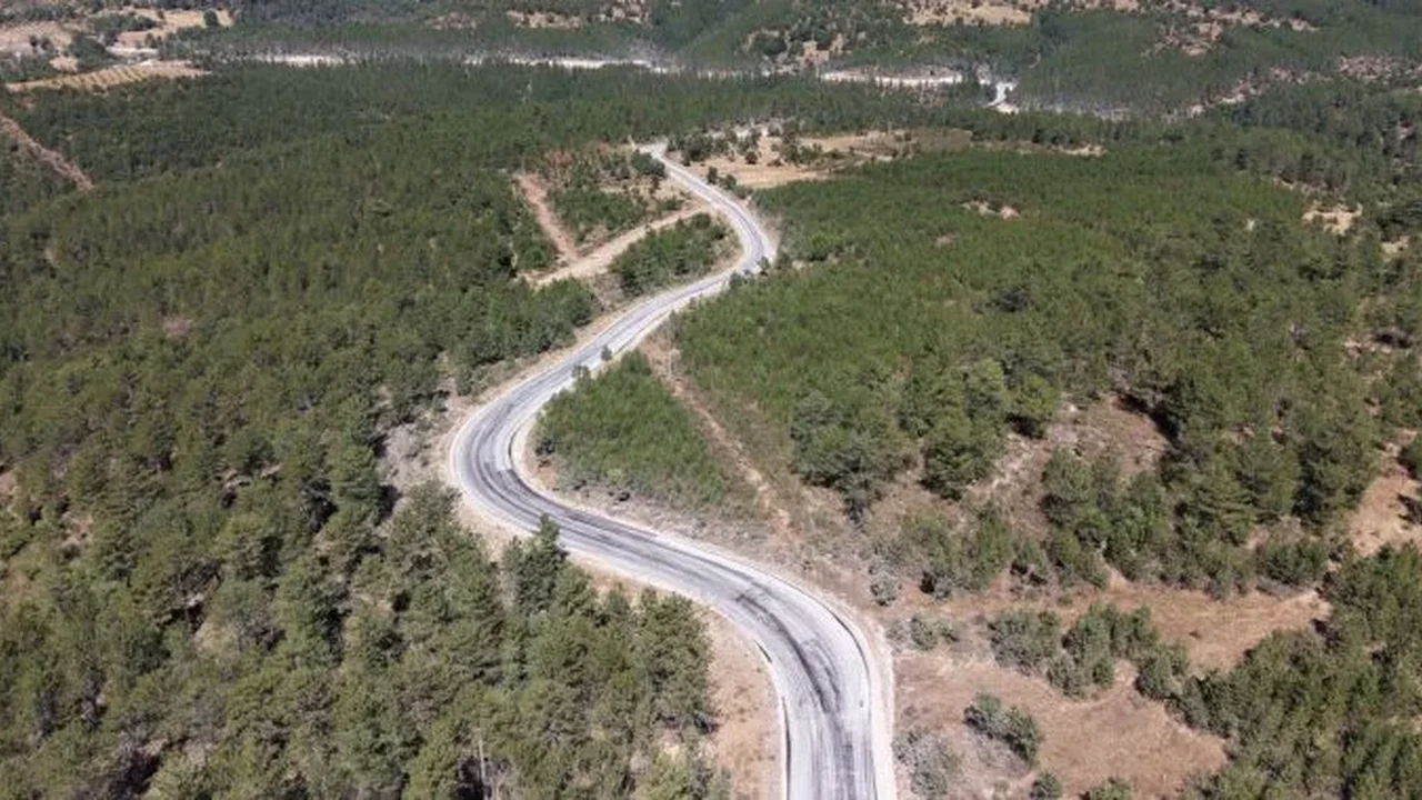Keles'te 12,6 kilometrelik yol yenileme çalışması başladı