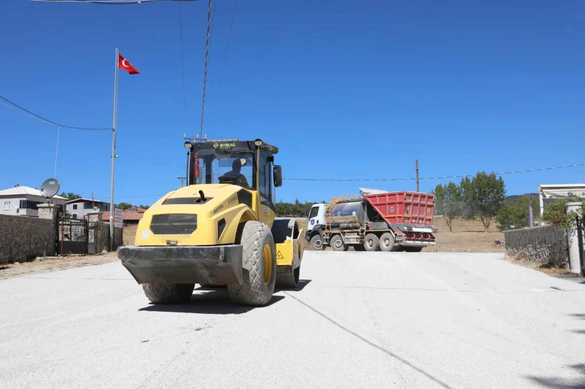 Keles'te 12,6 kilometrelik yol yenileme çalışması başladı