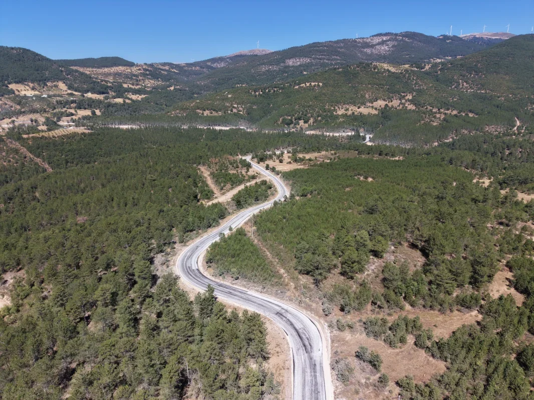 Keles'te 12,6 kilometrelik yol yenileme çalışması başladı