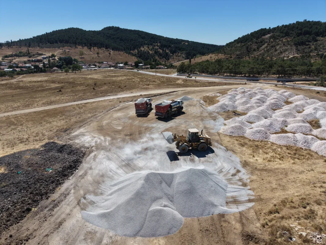 Keles'te 12,6 kilometrelik yol yenileme çalışması başladı