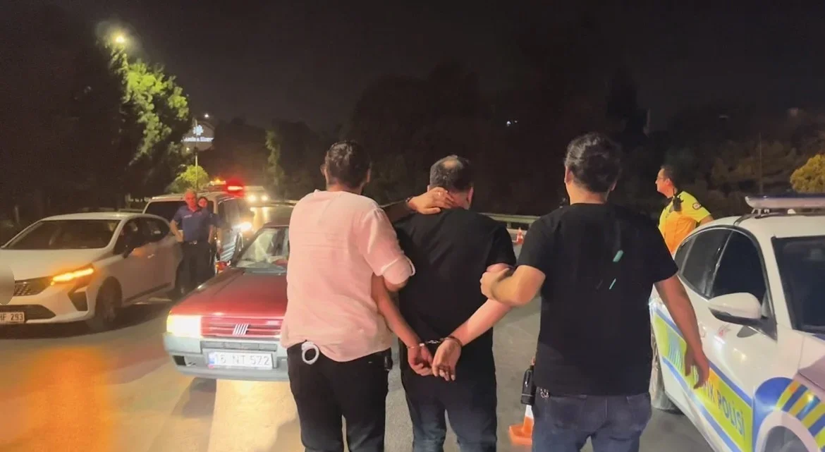 Bursa'da ters yönde yakalanan alkollü kadın tutuklandı