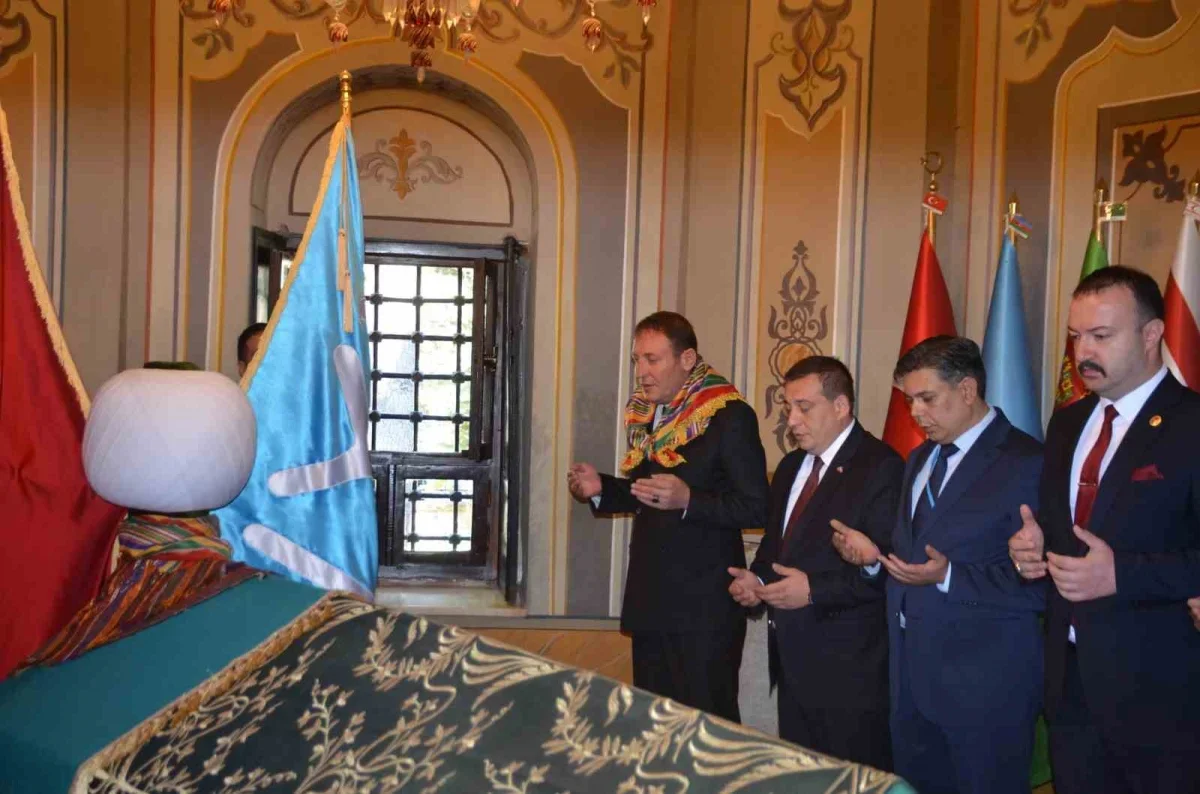 Ertuğrul Gazi Şenlikleri'nde son gün türbe ziyaretiyle başladı