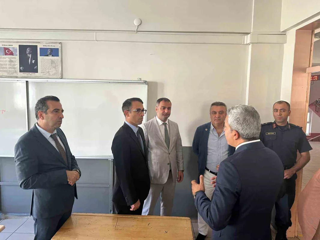 İzmir'de 16 okul denetimli serbestlik yükümlüleriyle yenilendi