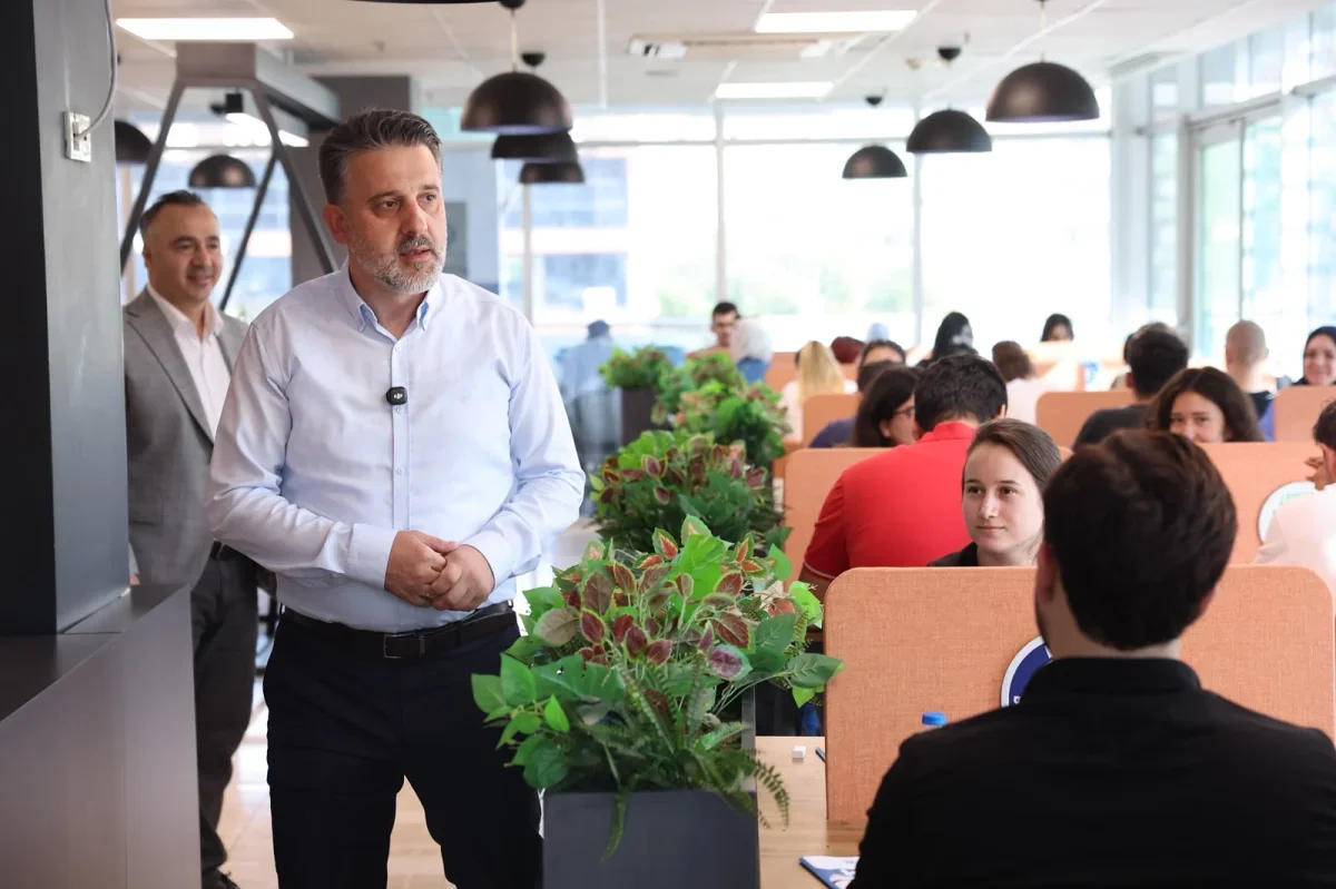 Bursa'da 2 bin 500 aday KPSS Ön Lisans ve Ortaöğretim provası yaptı