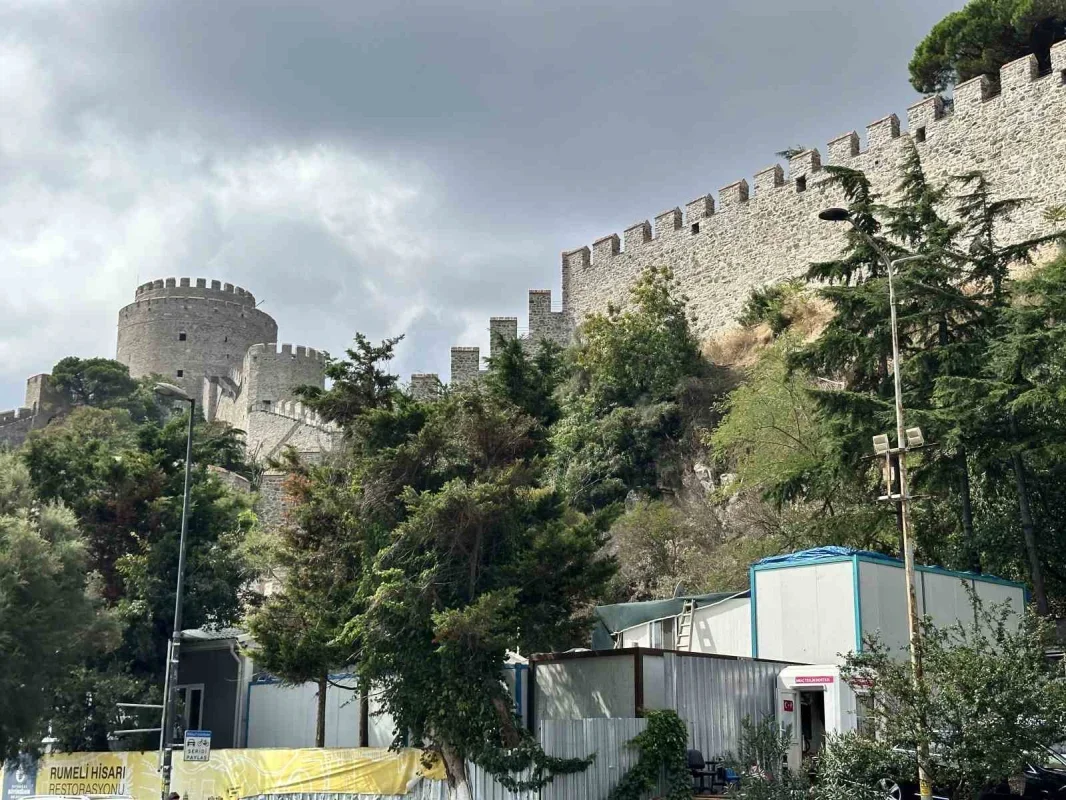 Rumeli Hisarı restorasyonuna tepki: 6,5 yıldır bitmedi
