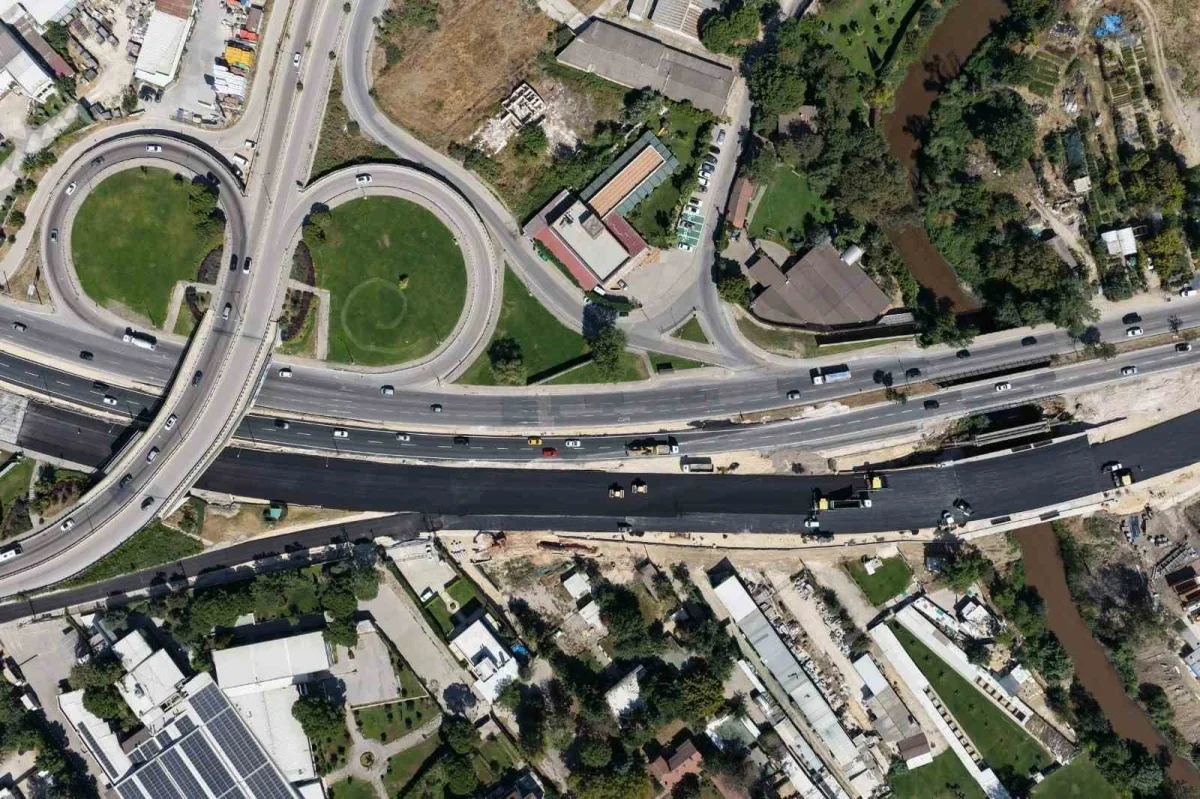 Bursa'da Geçit-Bademli yol çalışması okullar açılmadan bitti