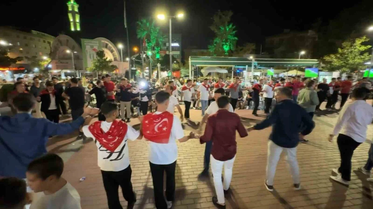 Bursa Demirtaş'ta 50 asker adayı 103 yıllık gelenekle uğurlandı