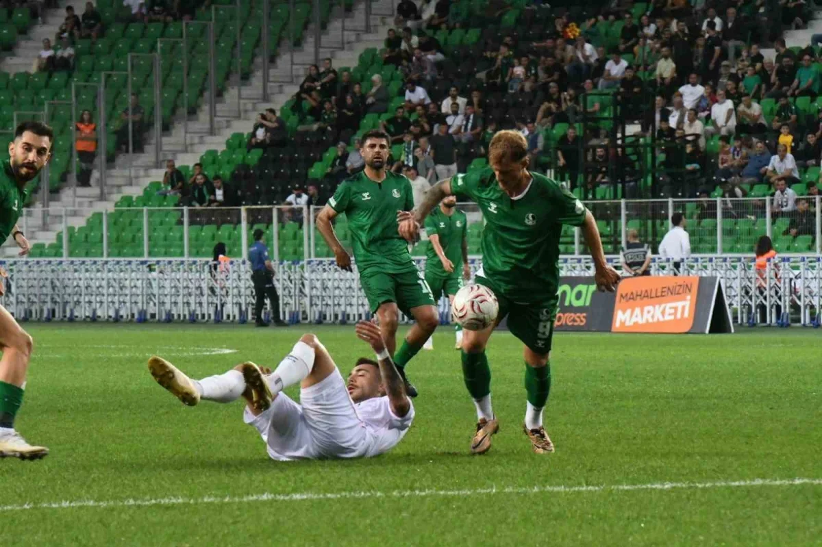 Sakaryaspor, Adana 01 FK'yı 2-0 mağlup etti