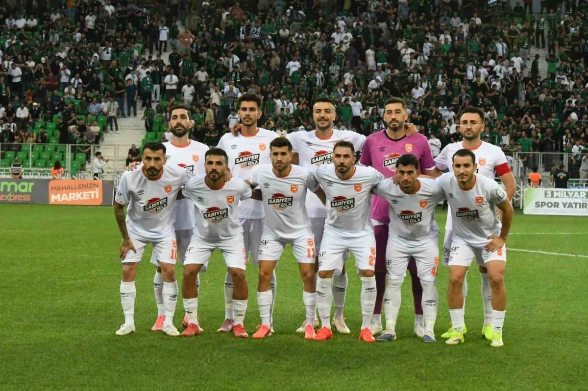 Sakaryaspor, Adana 01 FK'yı 2-0 mağlup etti