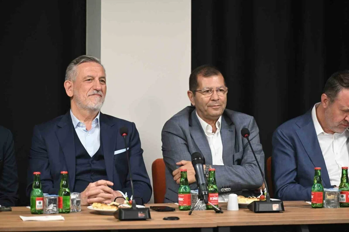 İbrahim Burkay Kayapa OSB'de sanayicilerle buluştu
