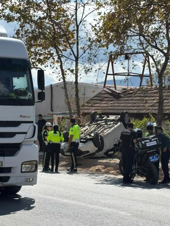 Bursa’da otomobil takla attı: 2 kişi ölümden döndü