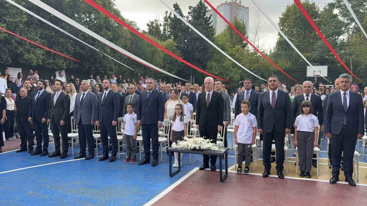 İstanbul'da 2026-2027 eğitim yılı ilk ders ziliyle başladı