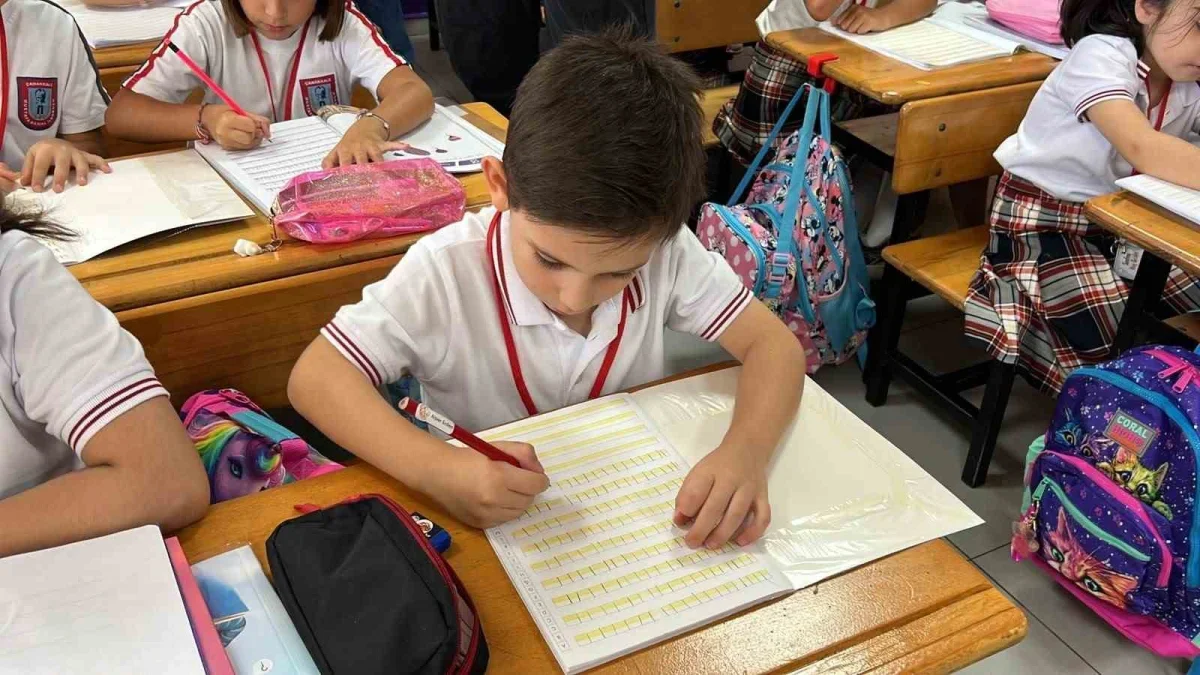 Çanakkale'de 80 bin 873 öğrenci için ilk ders zili çaldı