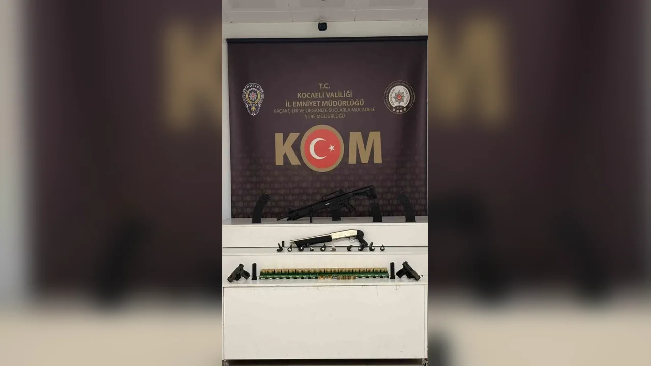 Kocaeli merkezli 3 ilde Sokaklar Güvende operasyonu: 13 gözaltı