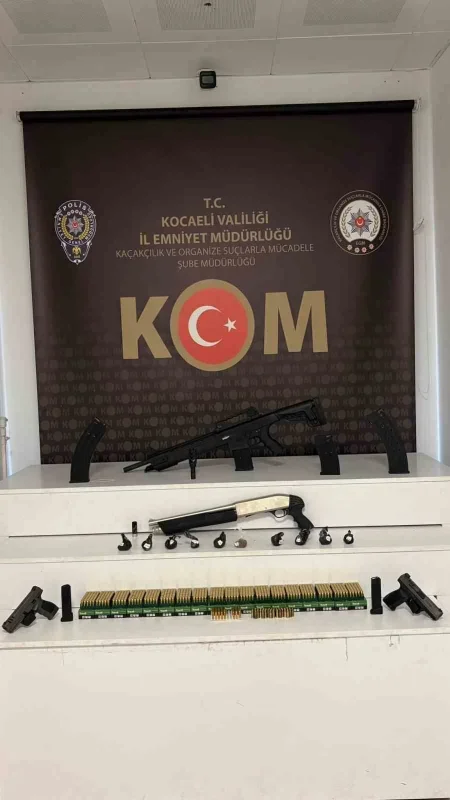 Kocaeli merkezli 3 ilde Sokaklar Güvende operasyonu: 13 gözaltı