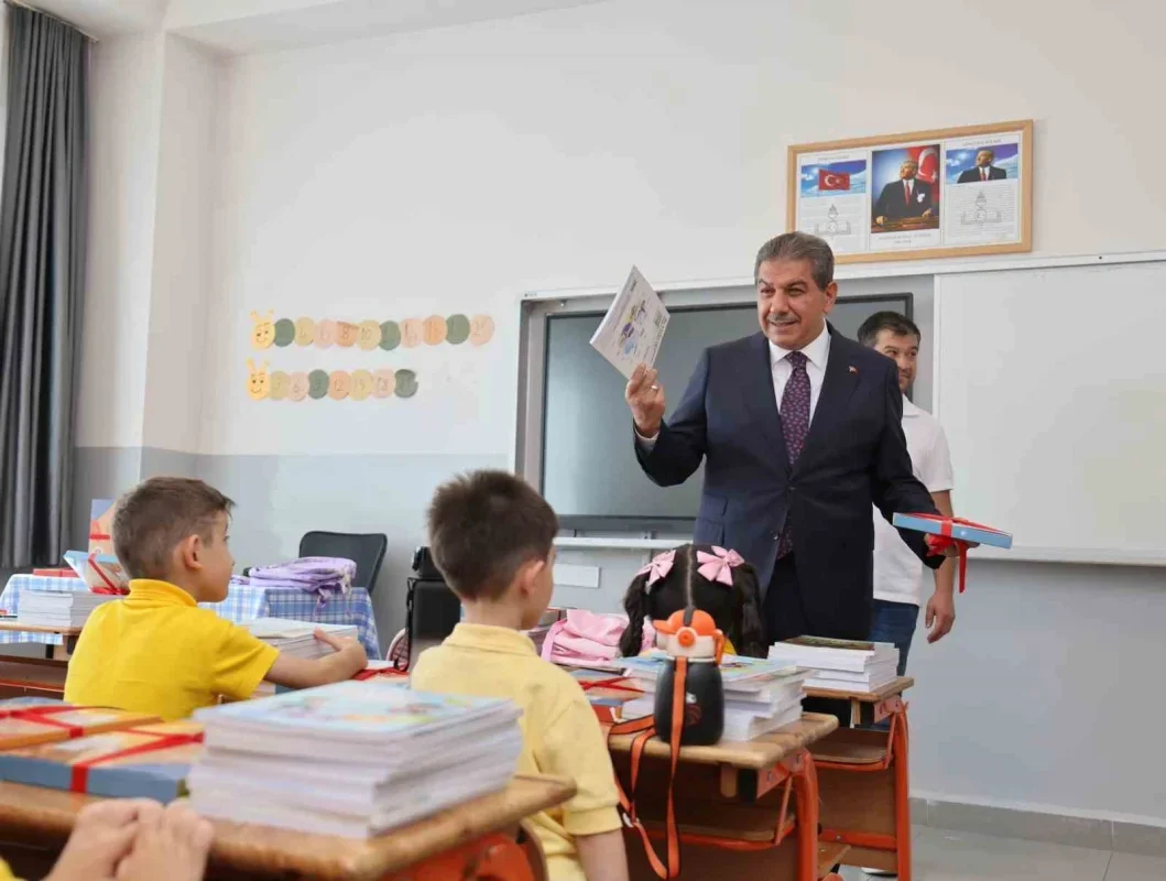 Esenler'de geri dönüşümden öğrencilere 8,5 milyon defter