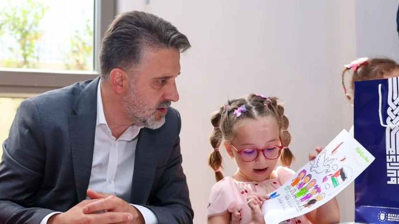 Bursa'da üç okulda yeni eğitim yılına ilk gün ziyareti