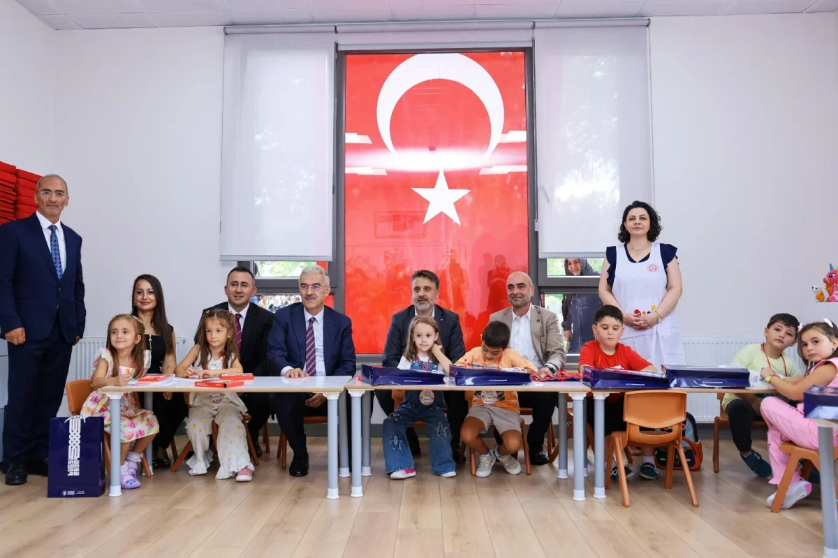 Bursa'da üç okulda yeni eğitim yılına ilk gün ziyareti