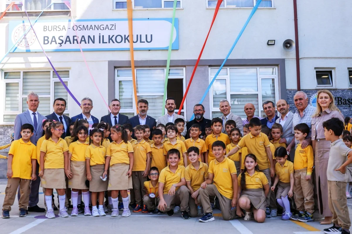 Bursa'da üç okulda yeni eğitim yılına ilk gün ziyareti
