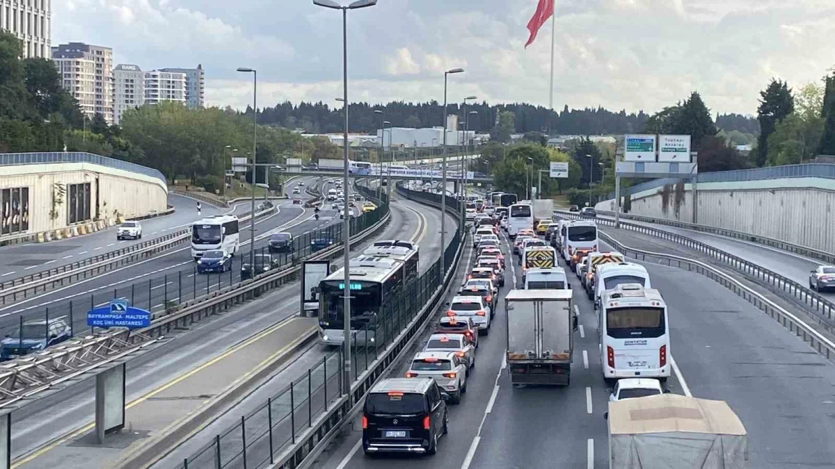 İstanbul'da trafik yoğunluğu okulların ikinci gününde yüzde 58'e çıktı